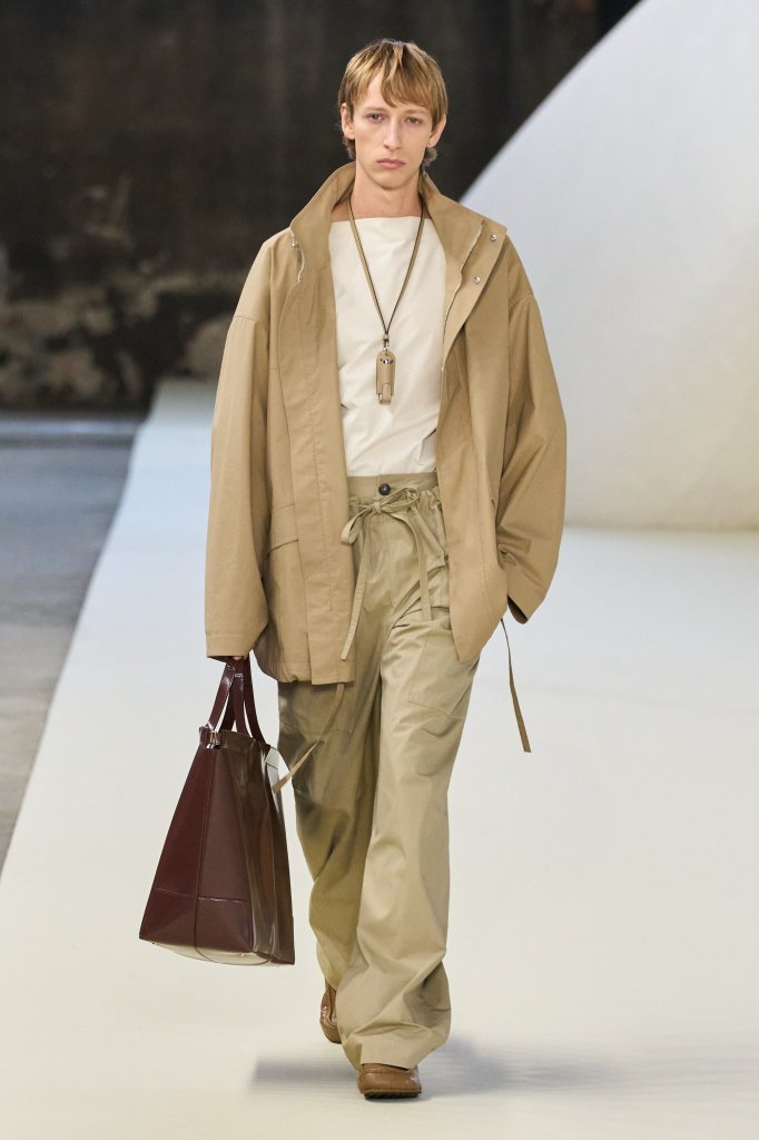 托德斯 Tod's 2025春夏高级成衣秀 - Milan Spring 2025