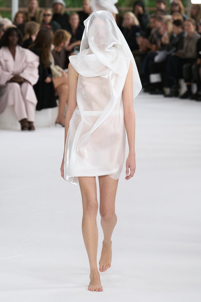 三宅一生 Issey Miyake 2025春夏高级成衣秀 - Paris Spring 2025