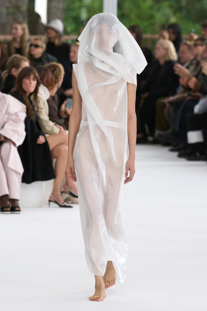 三宅一生 Issey Miyake 2025春夏高级成衣秀 - Paris Spring 2025