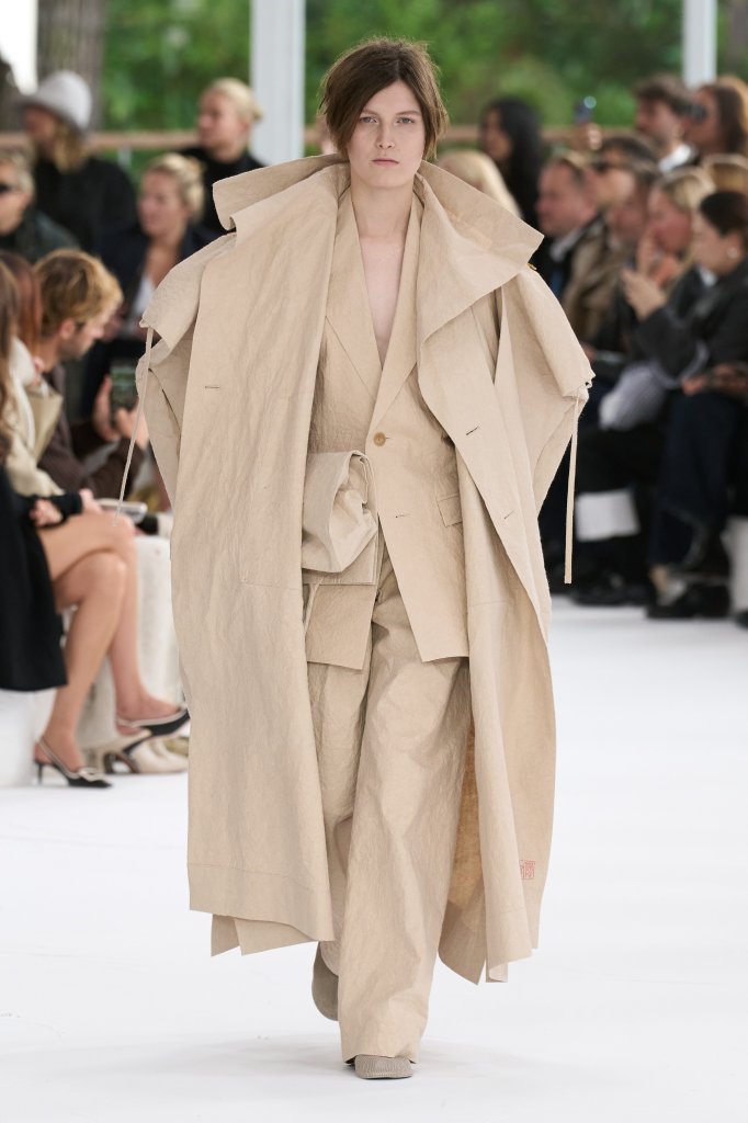 三宅一生 Issey Miyake 2025春夏高级成衣秀 - Paris Spring 2025