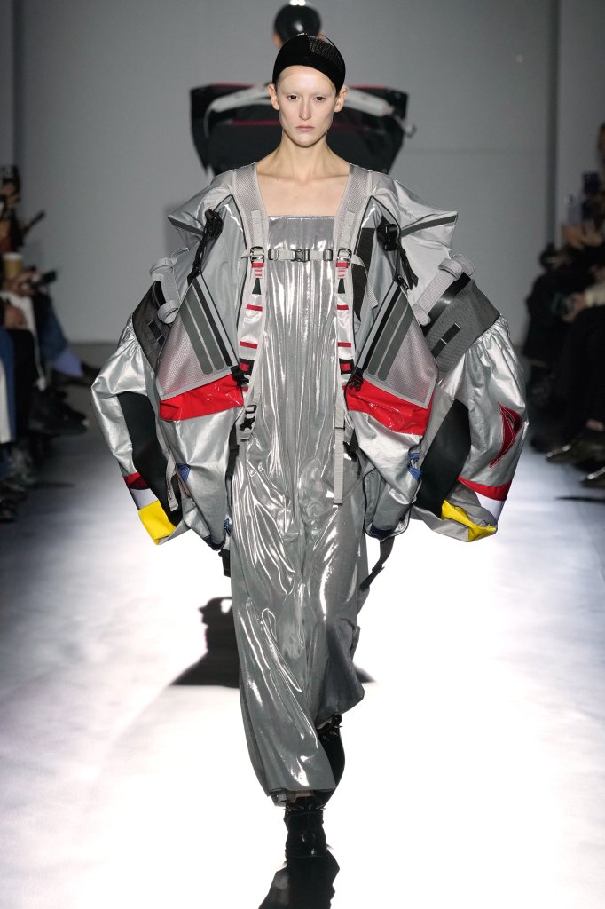 渡边淳弥 Junya Watanabe 2025春夏高级成衣秀 - Paris Spring 2025