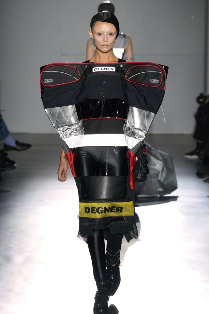 渡边淳弥 Junya Watanabe 2025春夏高级成衣秀 - Paris Spring 2025