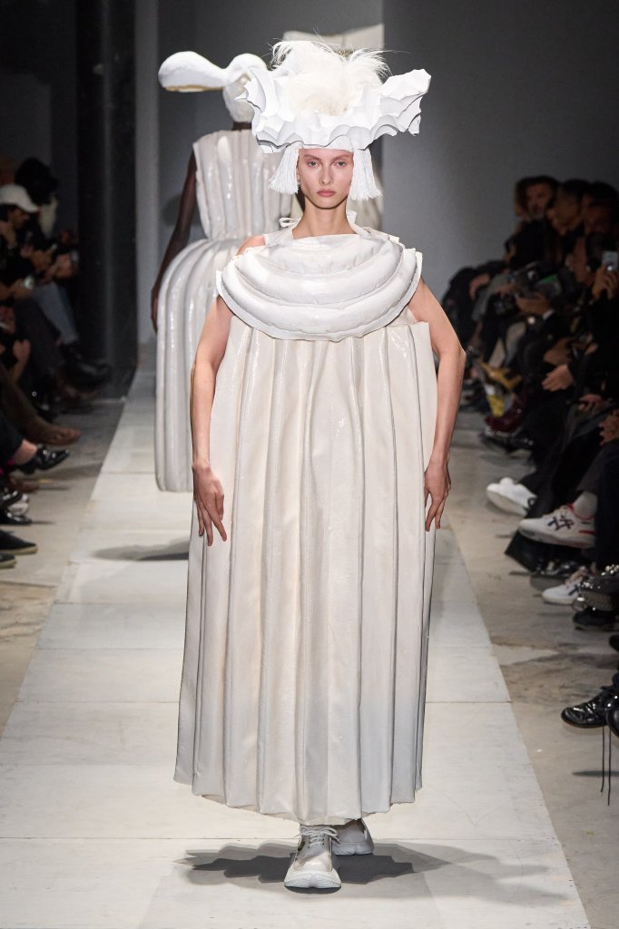 川久保玲 Comme des Garçons 2025春夏高级成衣秀 - Paris Spring 2025