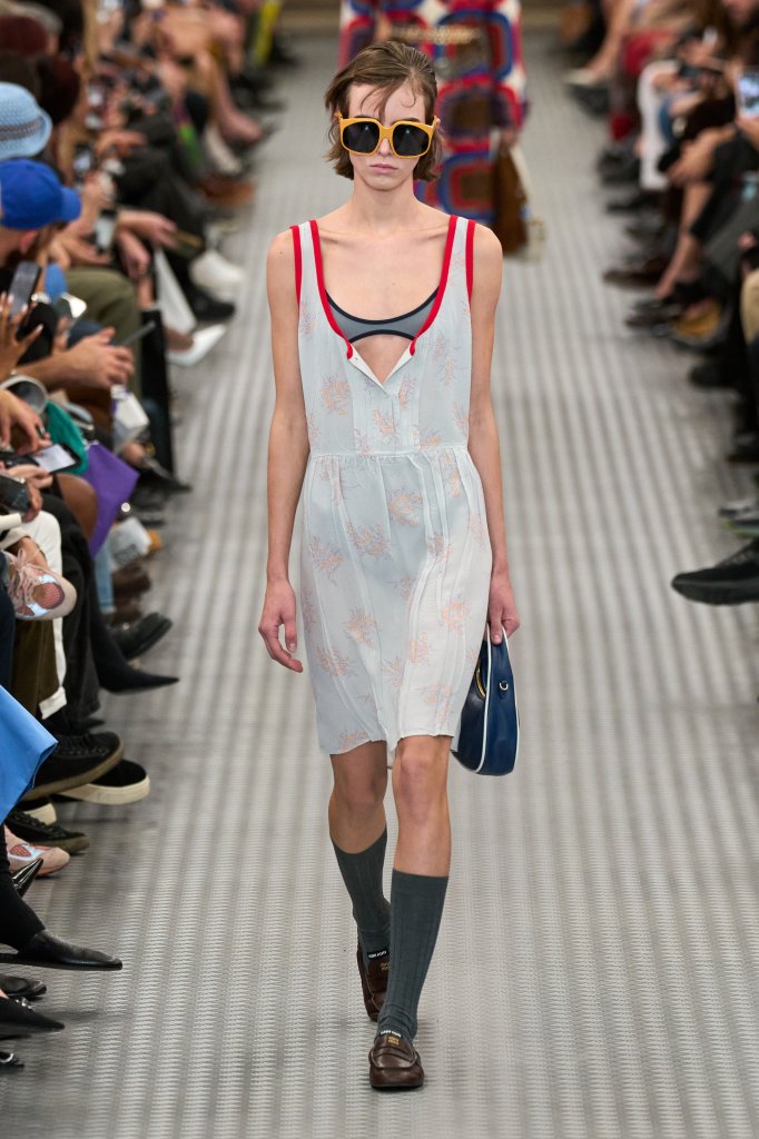  缪缪 Miu Miu 意大利 Italy 米兰 Milan 走秀(Runway) 2025春夏 2025 S/S 女装 背心连衣裙 Sundress 女装