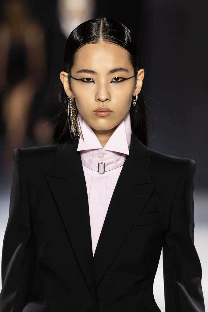 亚历山大·麦昆 Alexander McQueen 2025春夏高级成衣秀(细节) - Paris Spring 2025