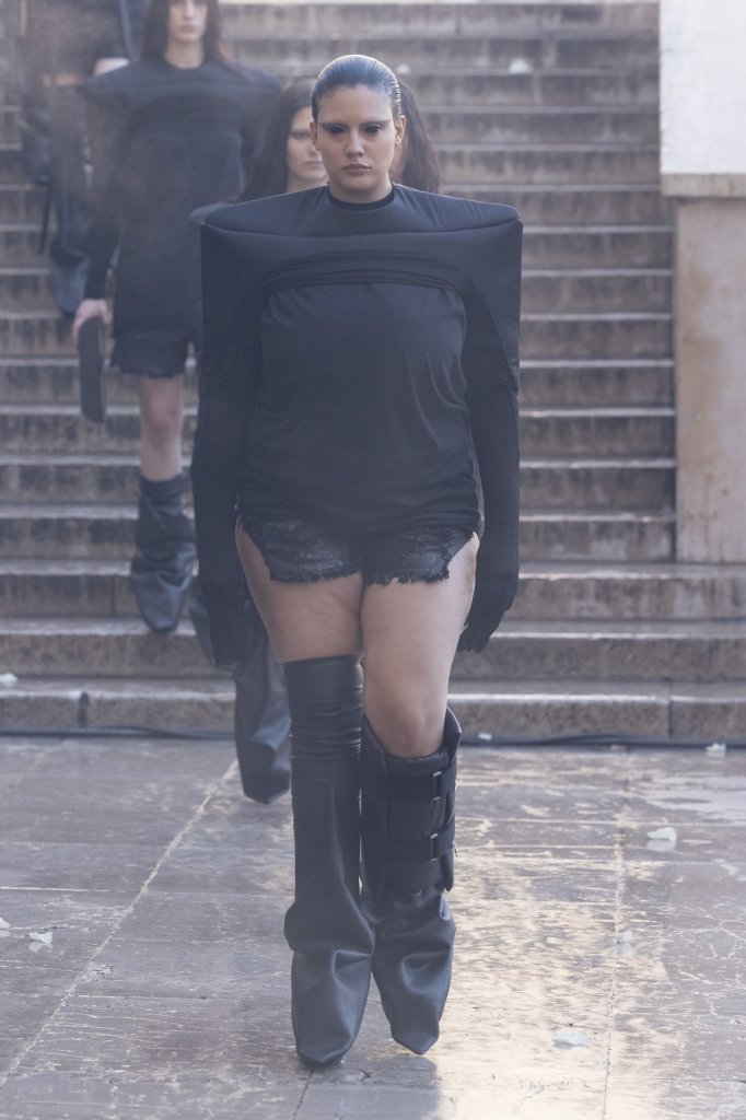 瑞克·欧文斯 Rick Owens 2025春夏高级成衣秀 - Paris Spring 2025