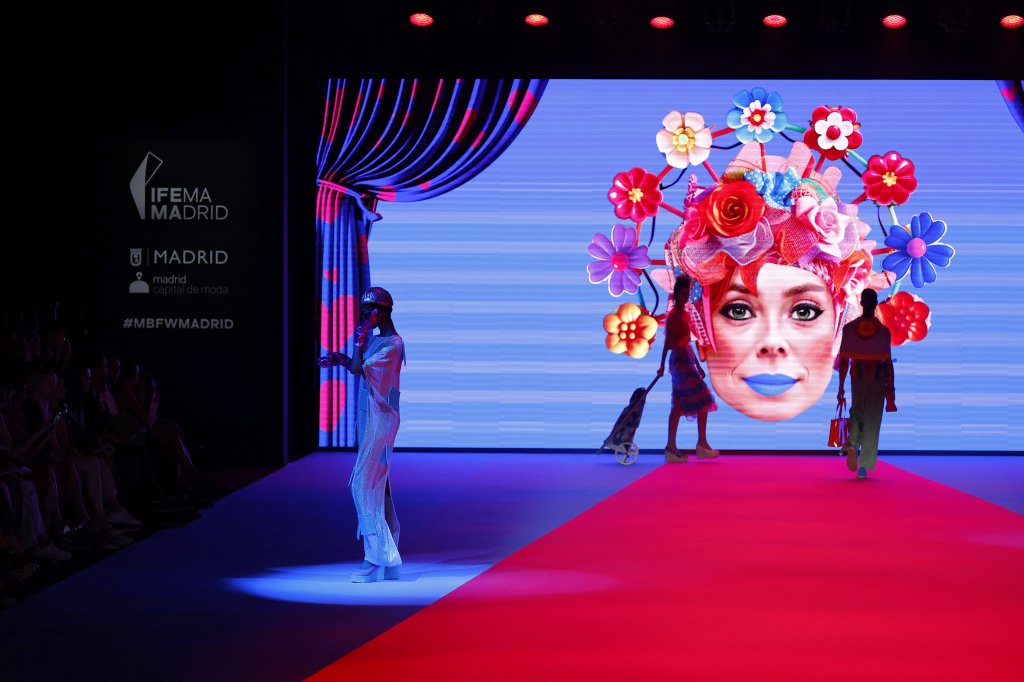 阿嘉莎·鲁兹·德拉普拉达 Agatha Ruiz De La Prada 2025春夏高级成衣秀 - Madrid Spring 2025