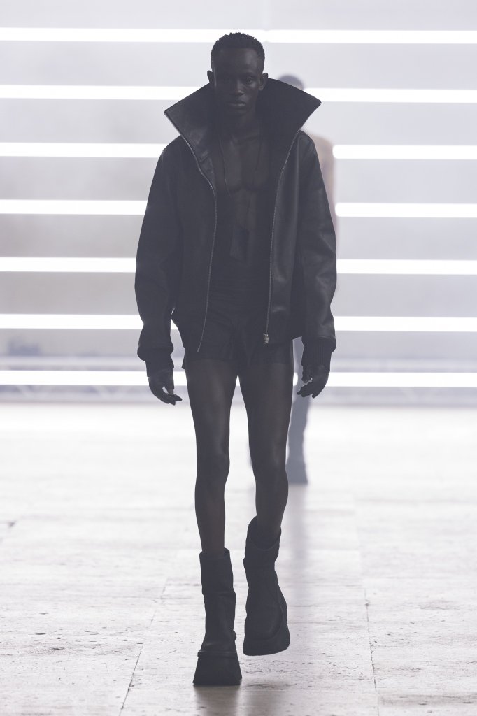 瑞克·欧文斯 Rick Owens 2025/26秋冬男装秀 - Paris Fall 2025