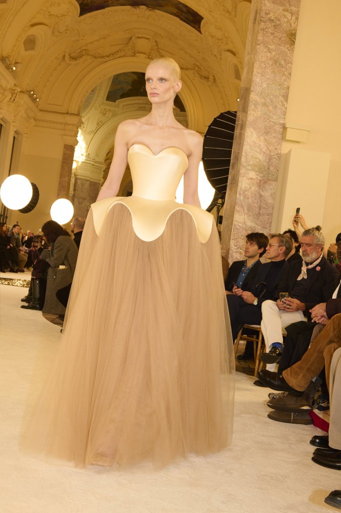 夏帕瑞丽 Schiaparelli 2025春夏高级定制秀 - Couture Spring 2025