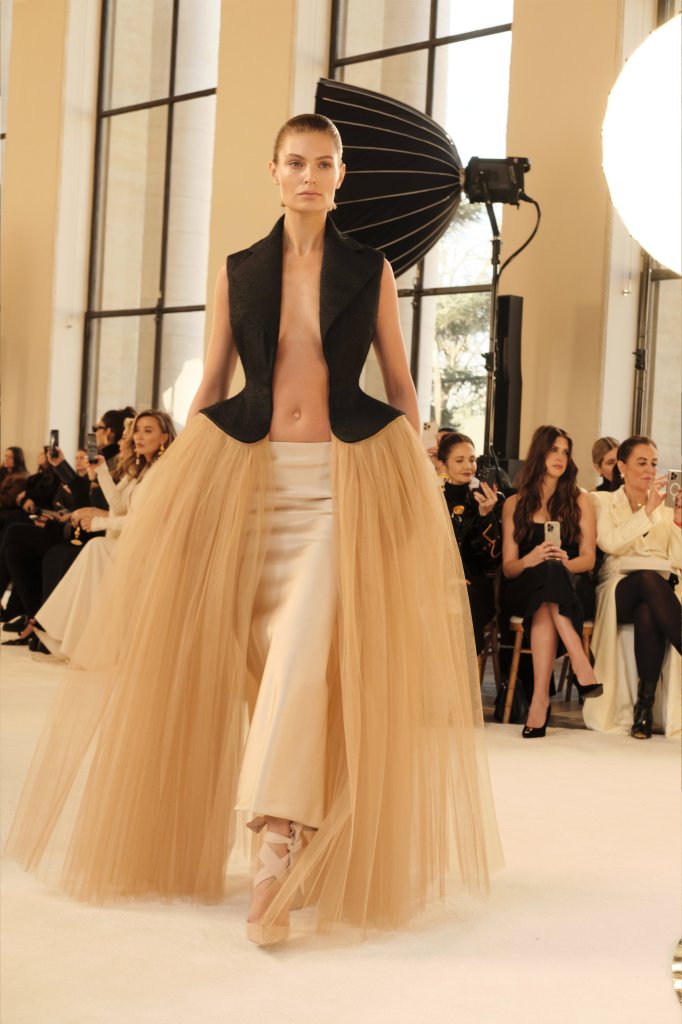 夏帕瑞丽 Schiaparelli 2025春夏高级定制秀 - Couture Spring 2025