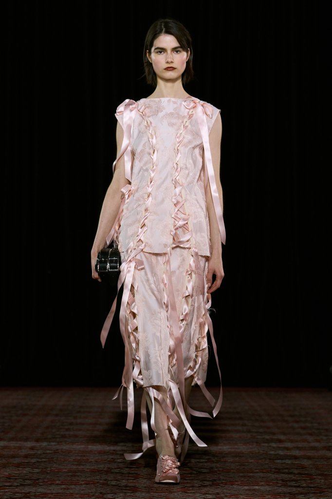  西蒙娜·罗莎 Simone Rocha 英国 United Kingdom 伦敦 London 走秀(Runway) 2025/26秋冬 2025/26 A/W 女装